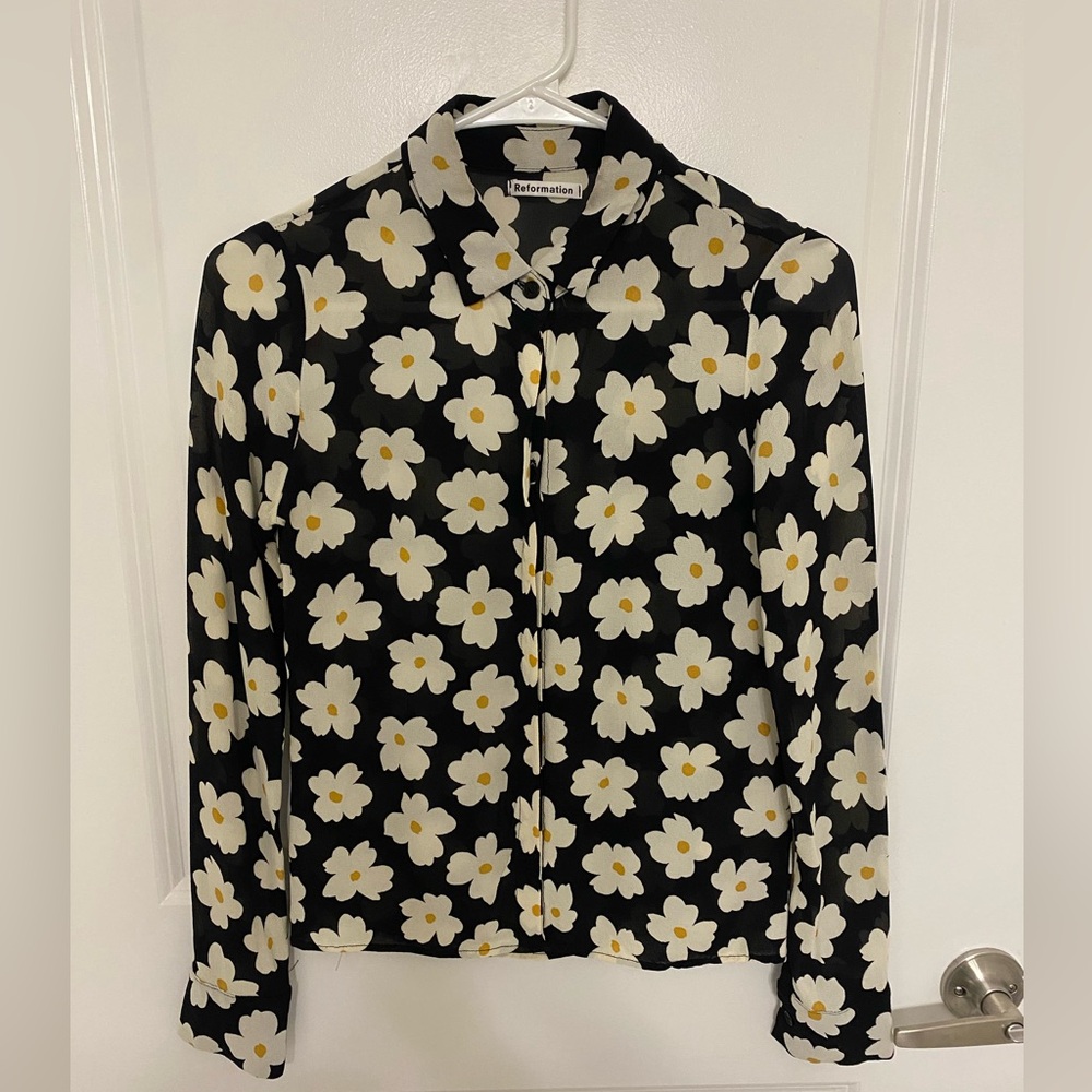 Reformation Violet Daisy print button down XS top - Picture 2 of 9